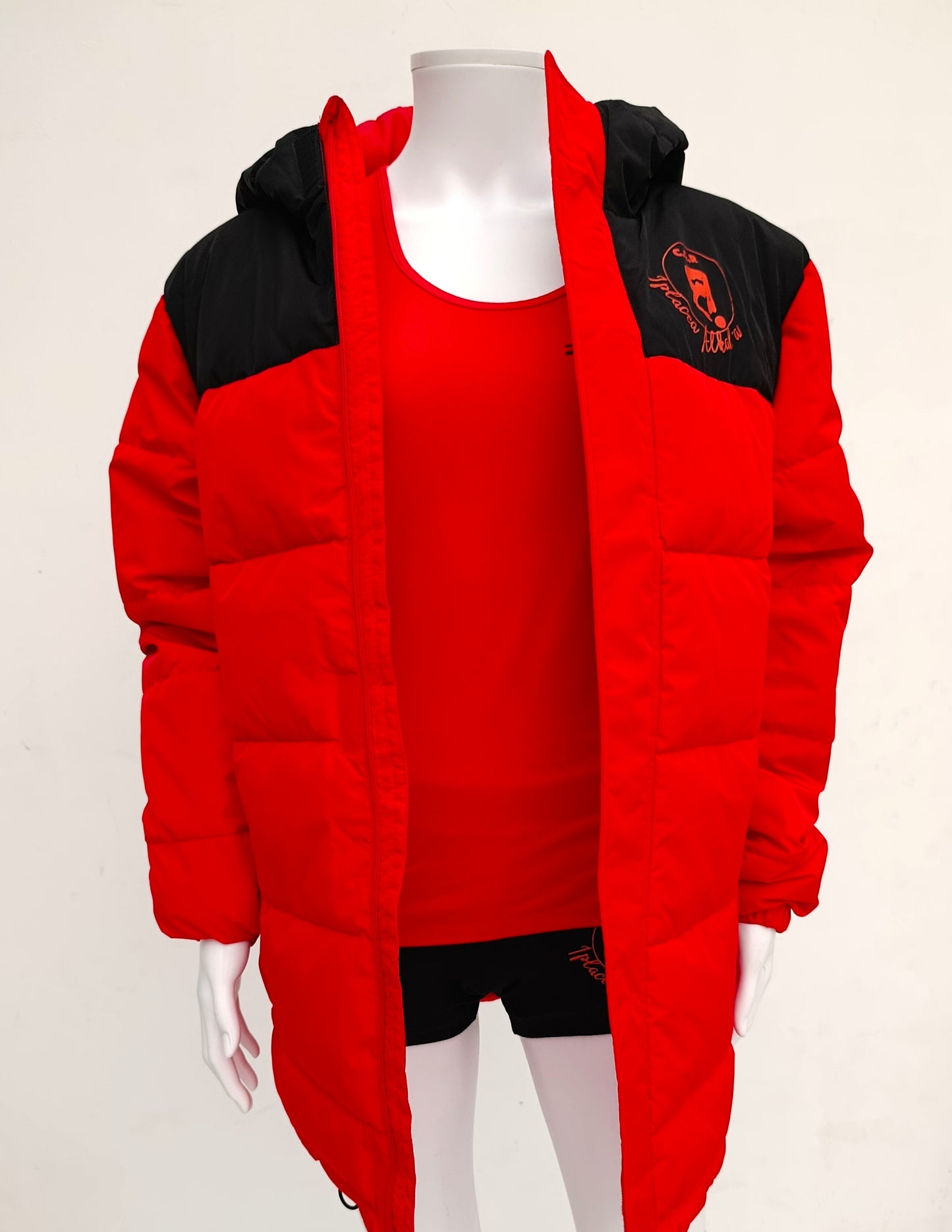 Abrigo Rojo y negro Club Rítmica lplacea Alkal´a