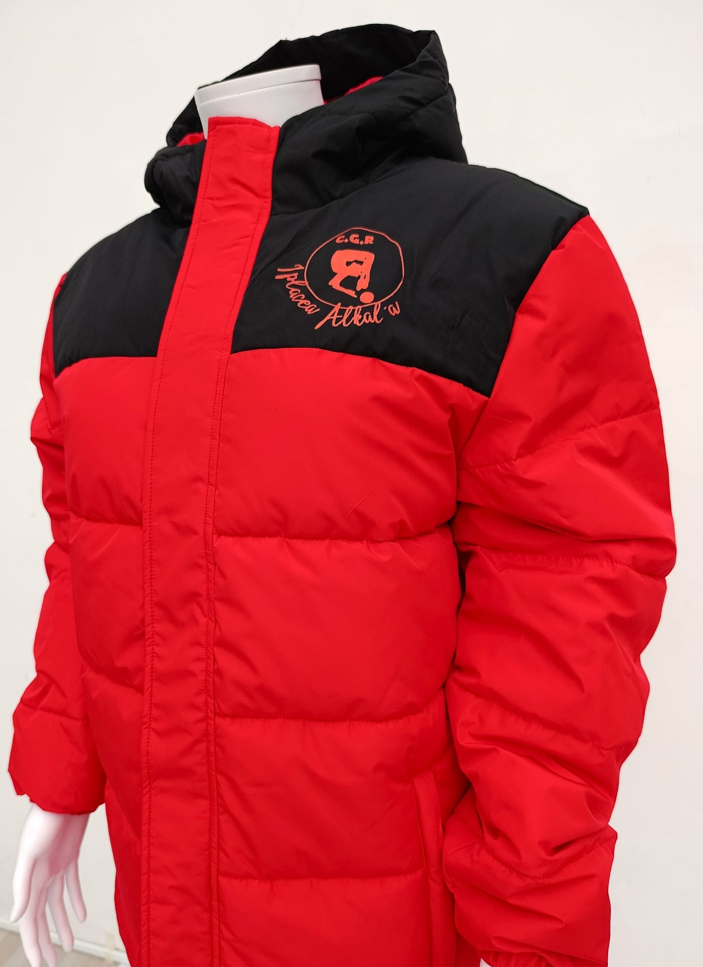 Abrigo Rojo y negro Club Rítmica lplacea Alkal´a