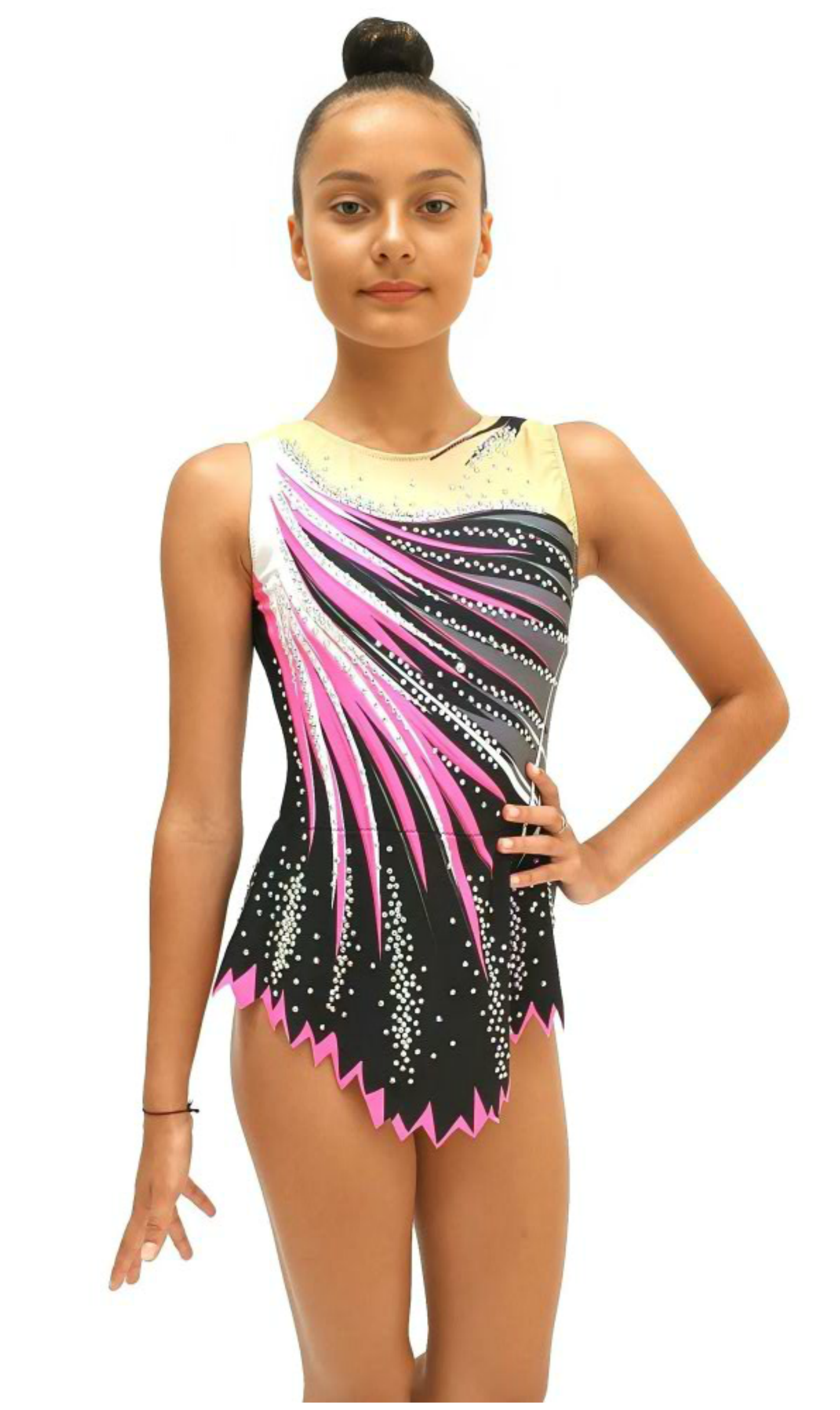 Maillot de gimnasia rítmica en negro con detalles en rosa, blanco y gris. Su diseño en líneas curvas estiliza la figura y la pedrería brillante añade un toque elegante. Ideal para destacar en competiciones con estilo y comodidad.